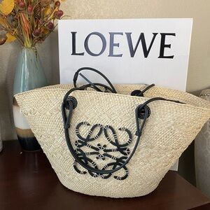 ❤️‍🔥STUNNING Loewe Medium Anagram Iraca Palm calfskin❤️‍🔥